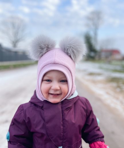 Vilnos šalmukas su bumbulu